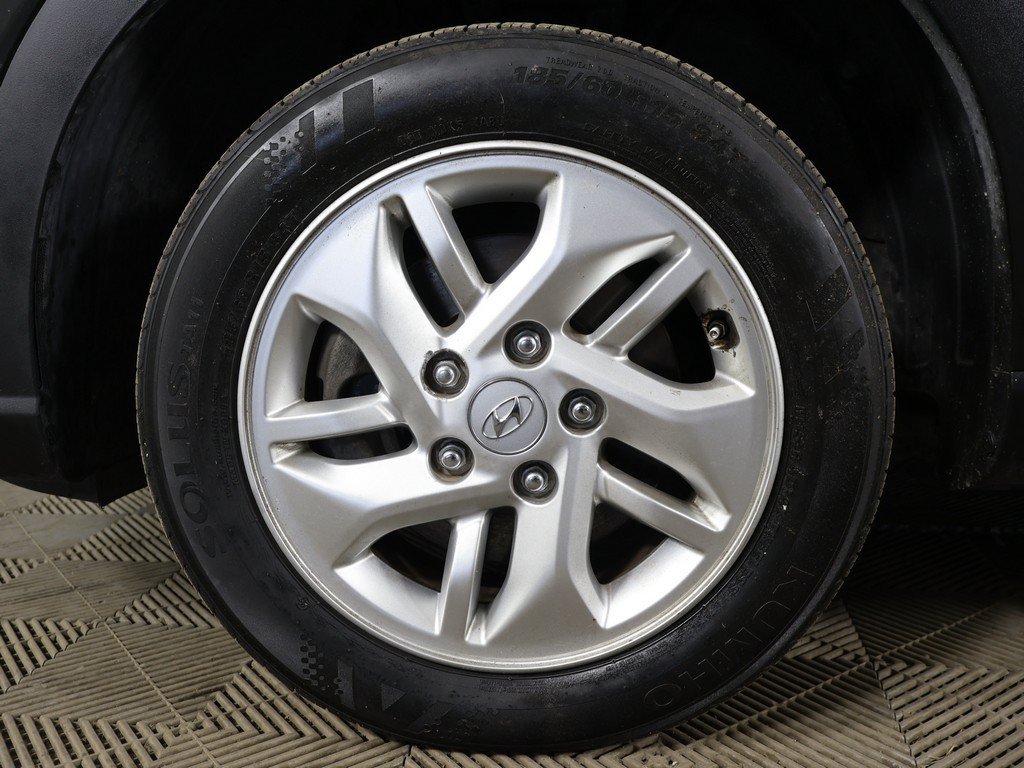Used 2020 Hyundai Venue SEL FWD image 15