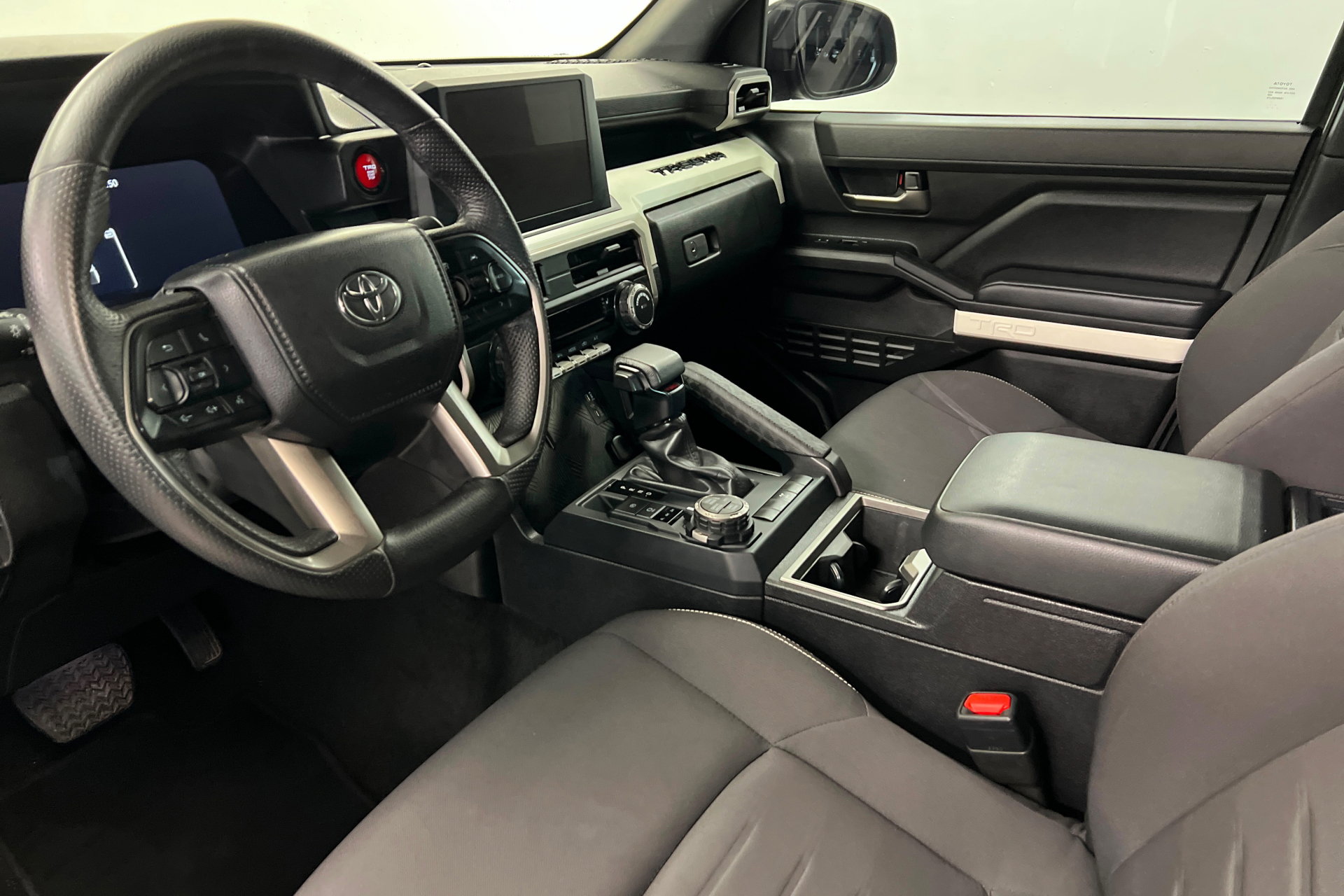 Used 2024 Toyota Tacoma TRD Off-Road image 15