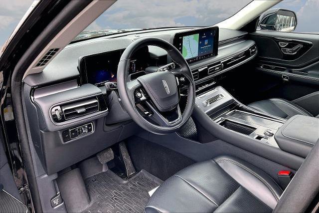 Used 2025 Lincoln Aviator Premiere Utility image 17