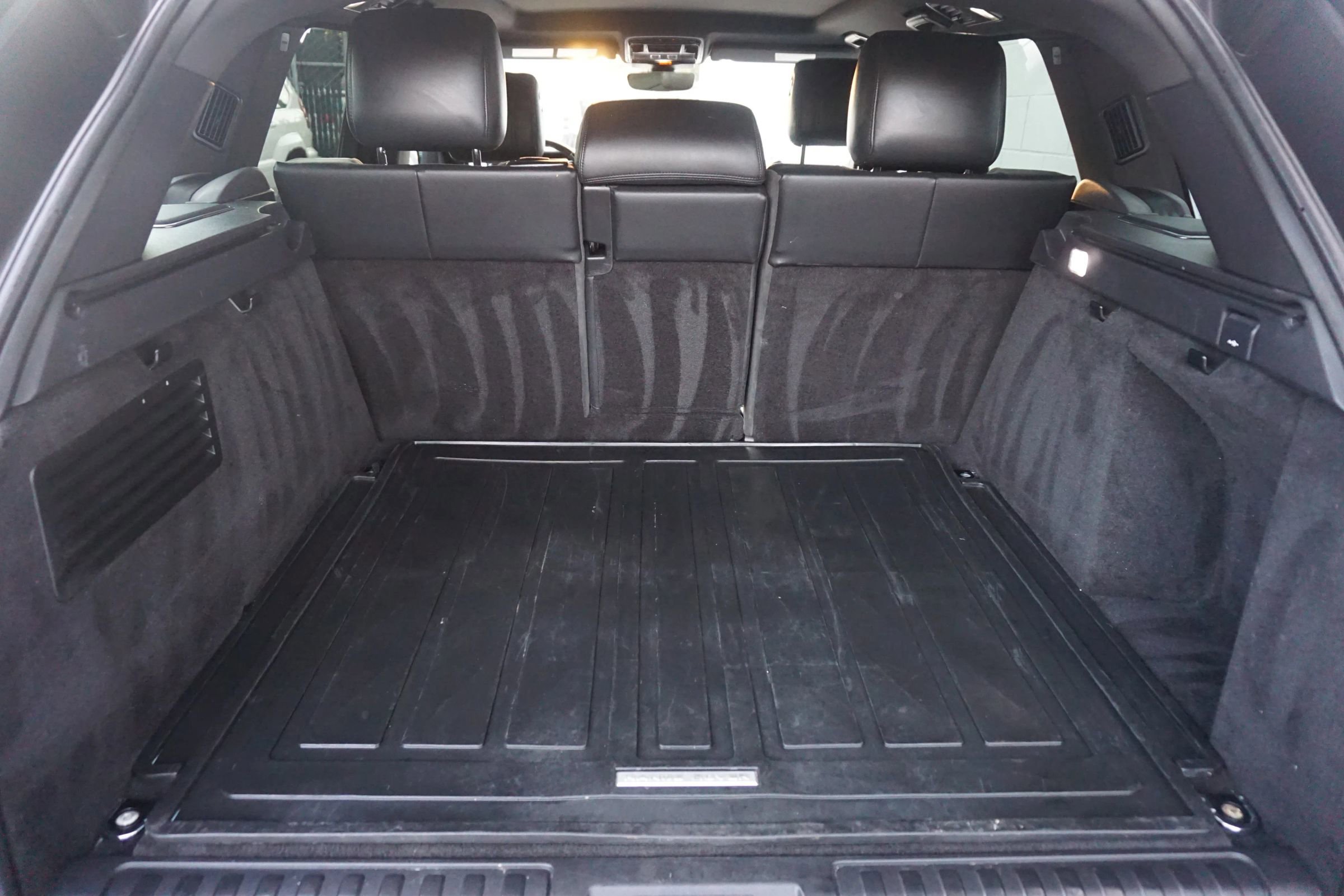 Used 2017 Land Rover Range Rover Sport HSE image 24