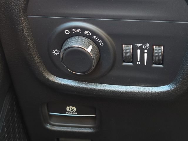 Used 2025 Jeep Grand Cherokee L Laredo w/ Luxury Tech Group I image 27