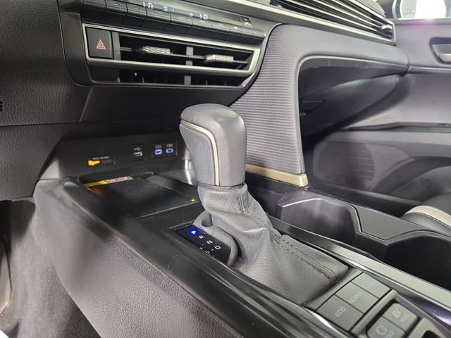 Used 2025 Toyota Camry SE FWD image 19