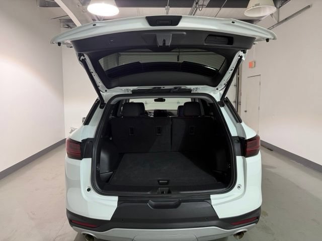 Used 2024 Chevrolet Blazer LT FWD image 8