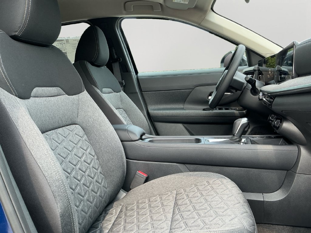 New 2026 Nissan Kicks SV w/ Cold Weather Package FWD image 12