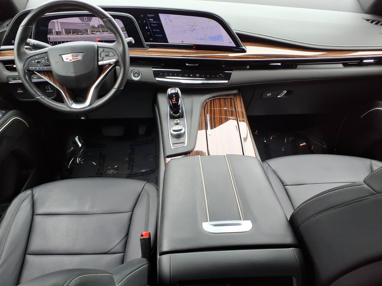 Used 2023 Cadillac Escalade Luxury AWD/4WD image 18