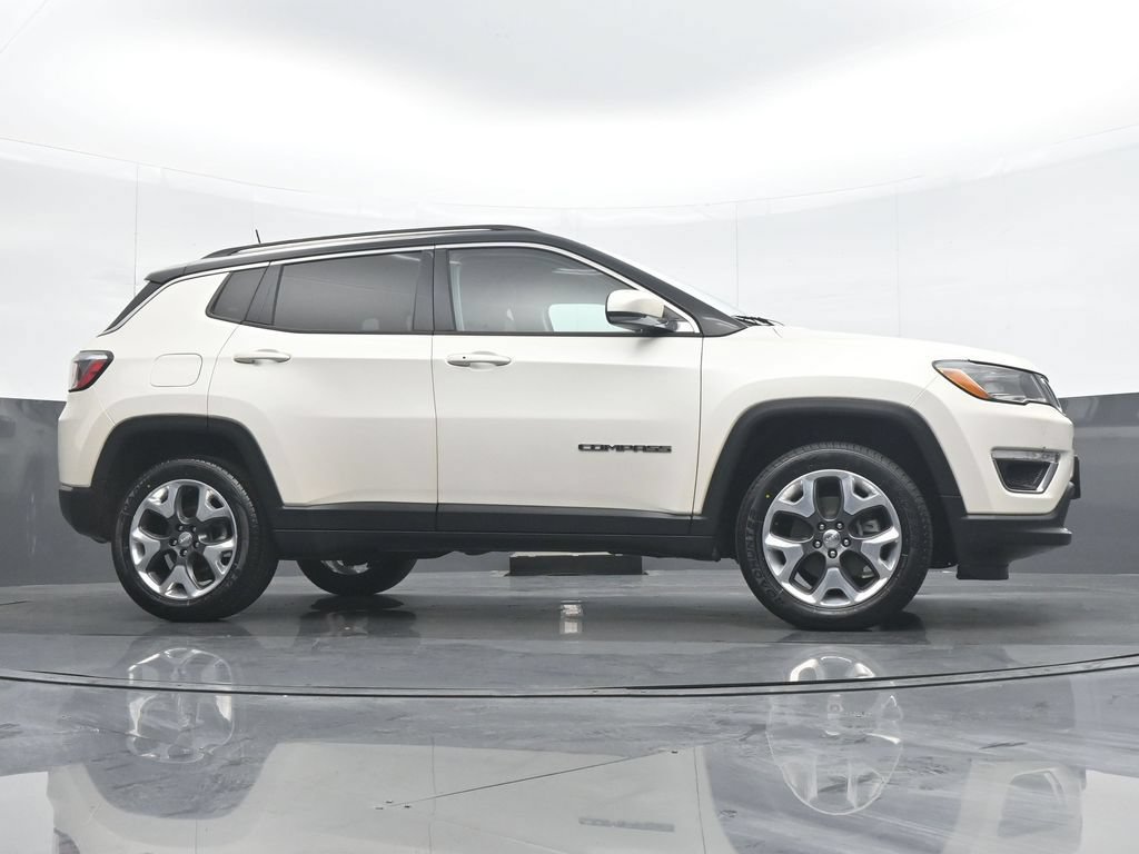 Used 2019 Jeep Compass Limited AWD/4WD image 31
