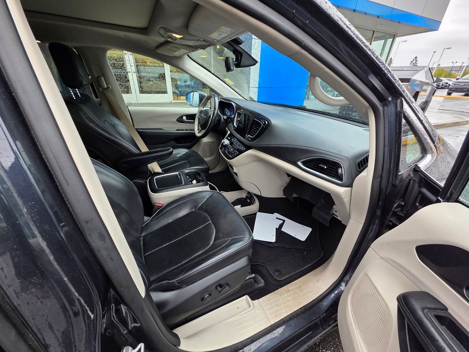 Used 2020 Chrysler Pacifica Limited image 15