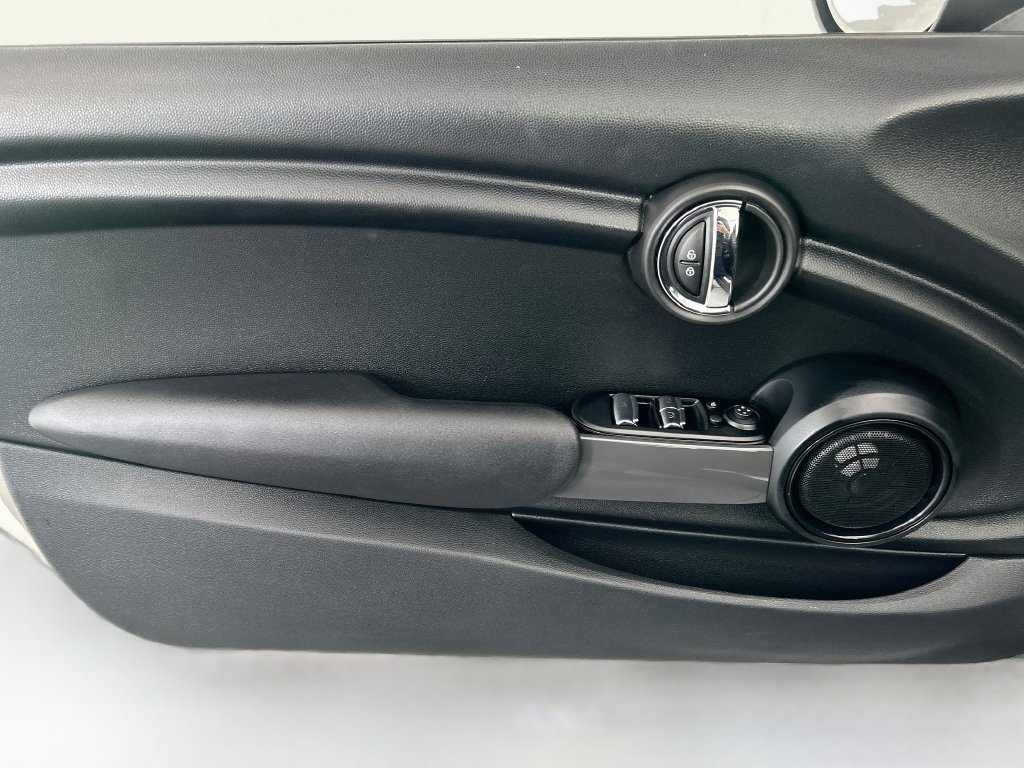 Used 2016 MINI Cooper Convertible FWD image 22