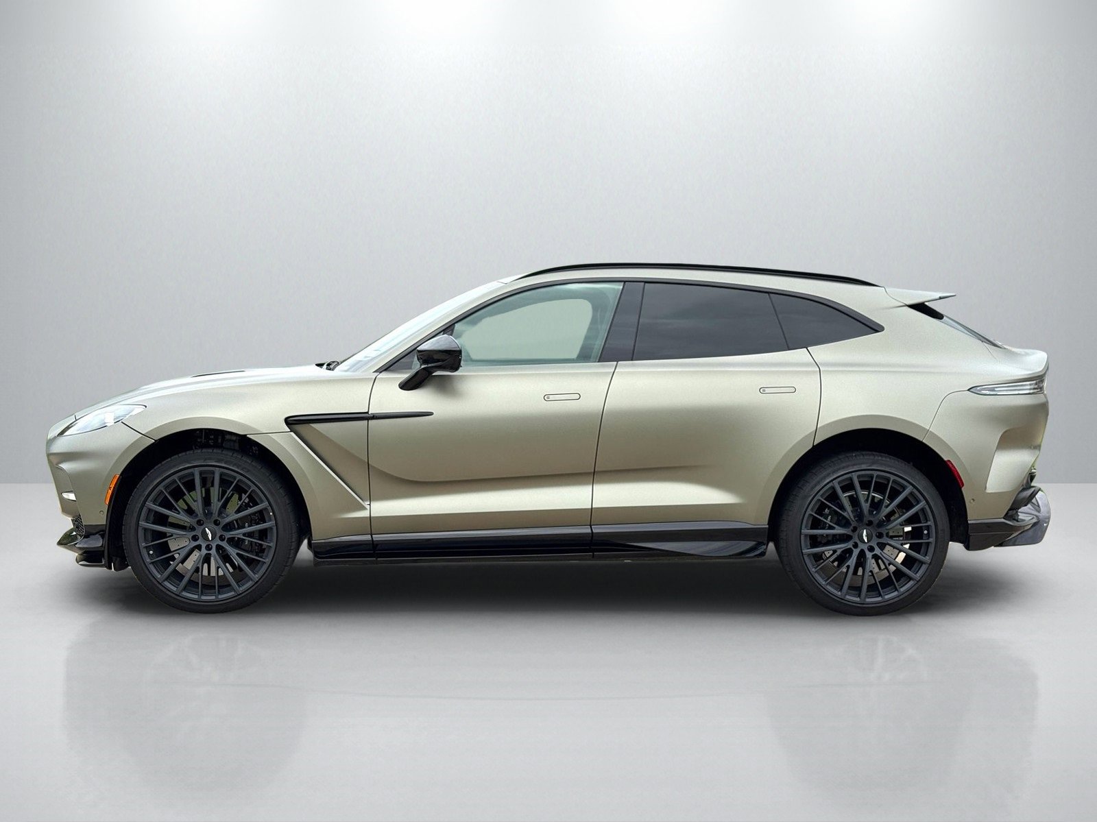 Used 2024 Aston Martin DBX 707 image 8