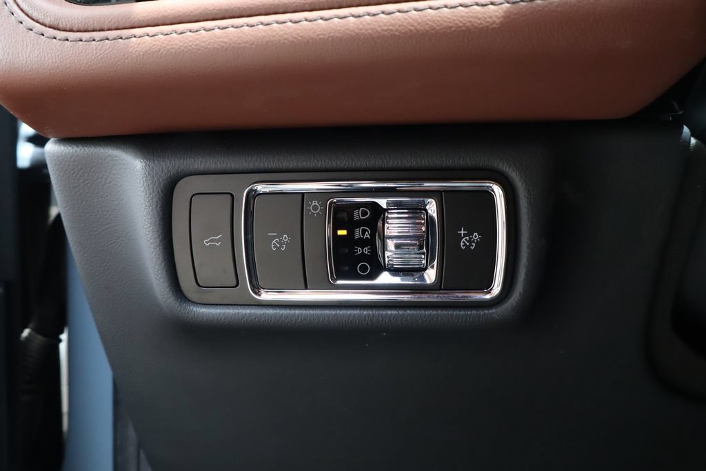 Used 2025 Lincoln Aviator Reserve w/ Equipment Group 201A AWD/4WD image 24
