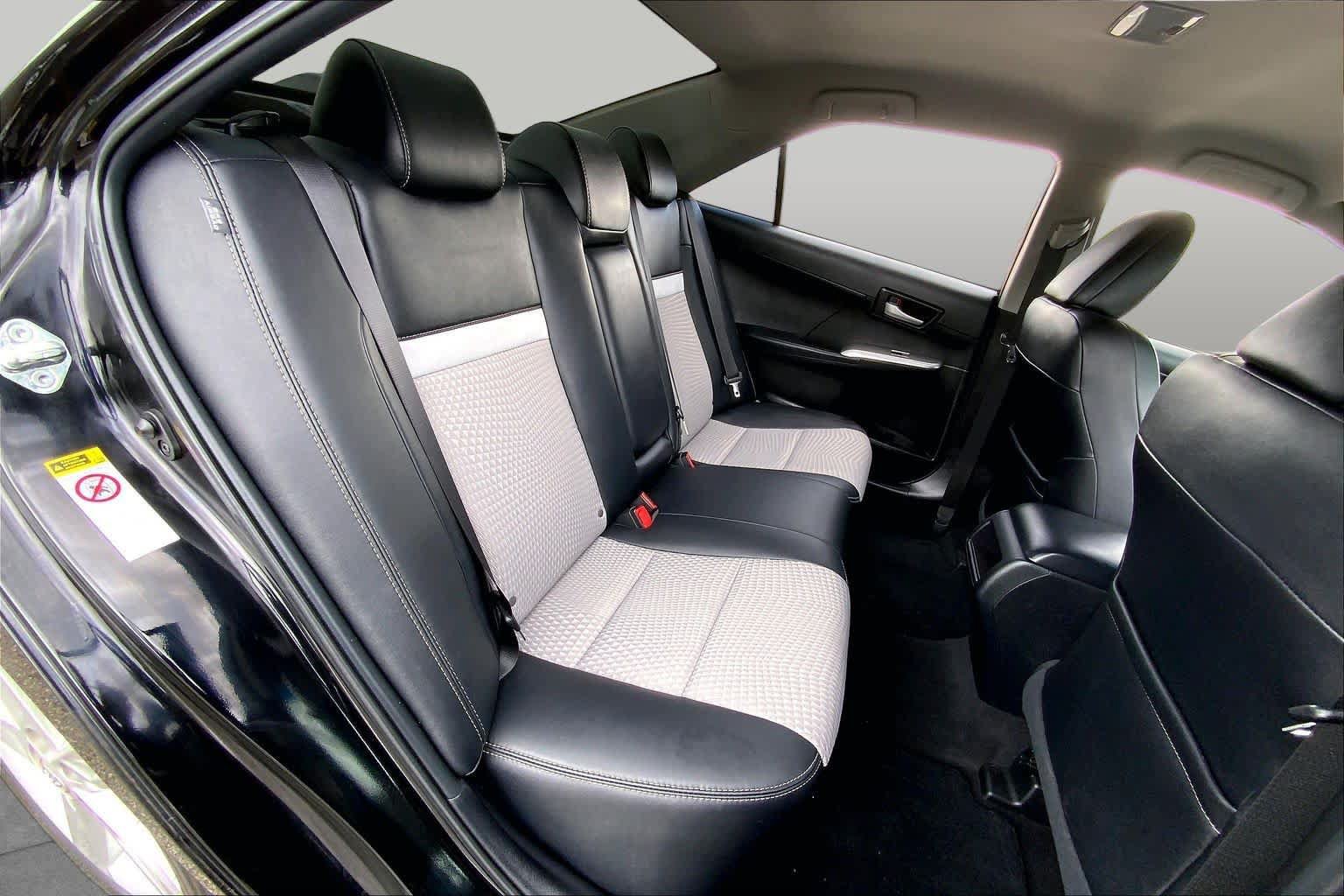 Used 2012 Toyota Camry SE FWD image 19