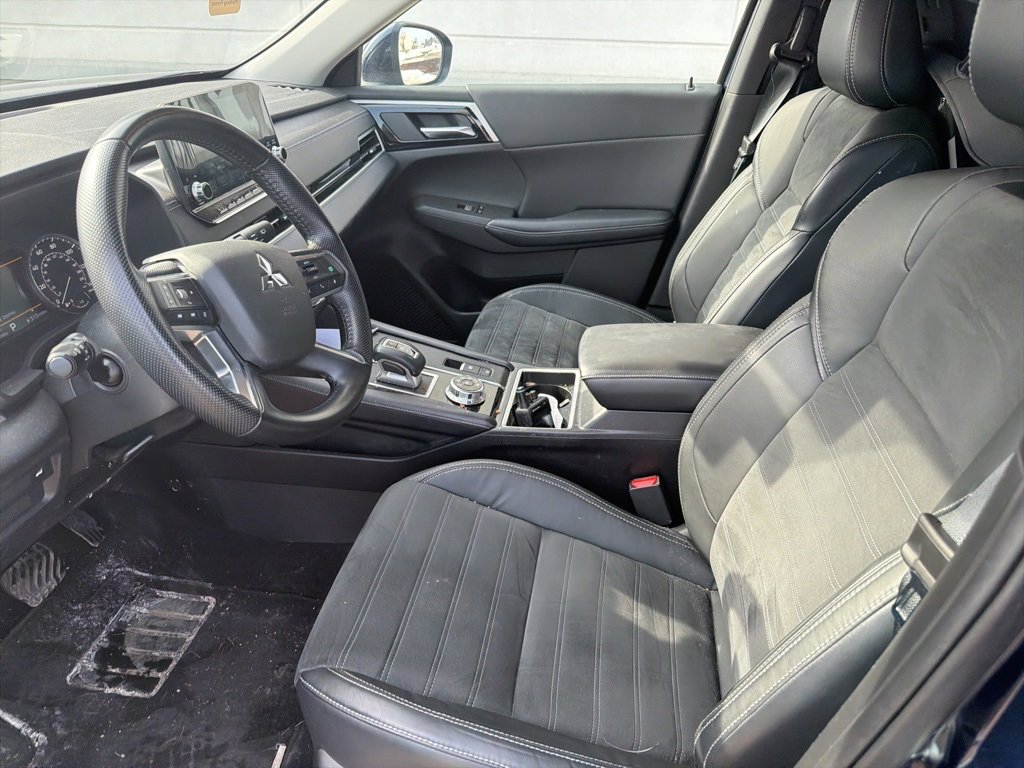 Used 2022 Mitsubishi Outlander SE image 7