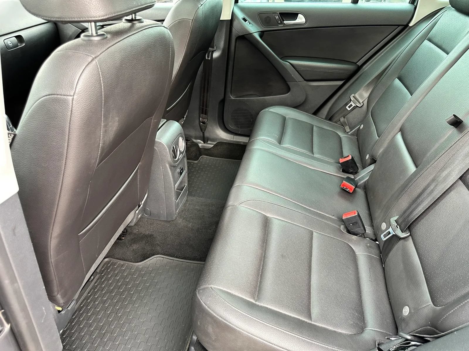 Used 2016 Volkswagen Tiguan SE AWD/4WD image 18