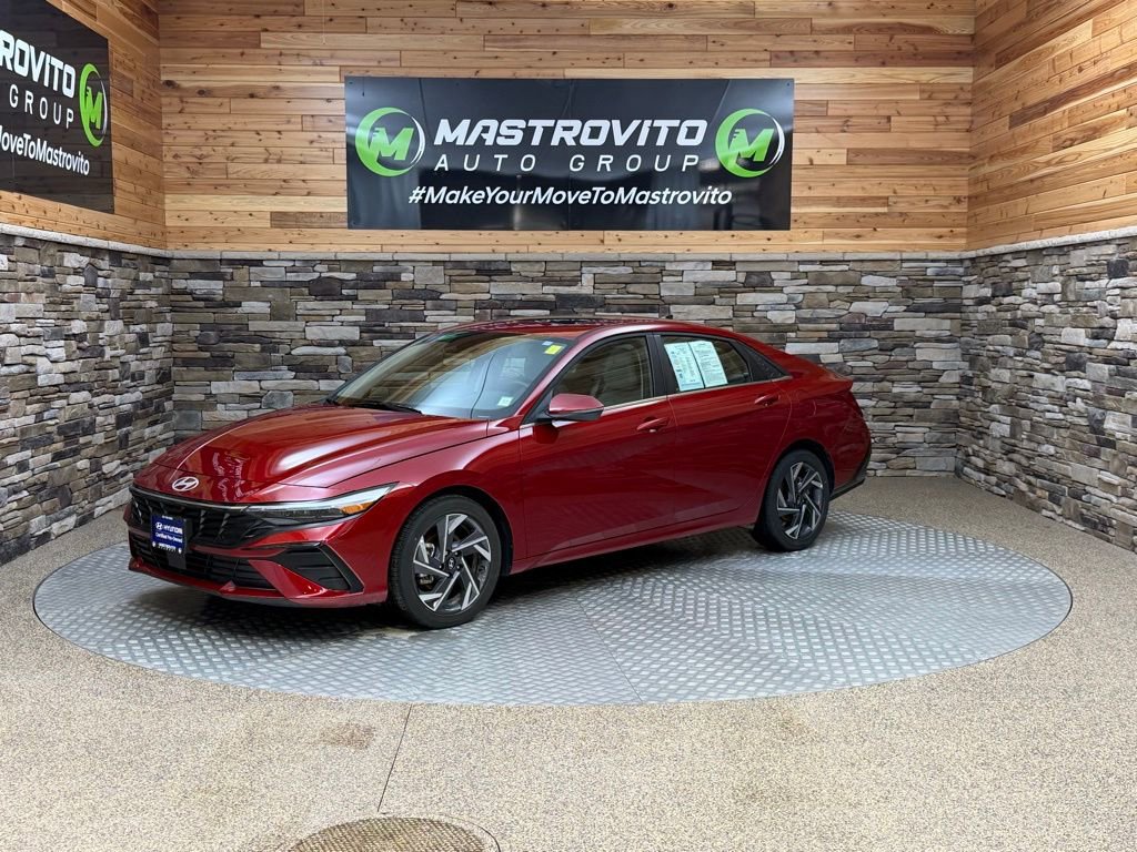 Certified 2025 Hyundai Elantra Limited w/ Cargo Package image 5