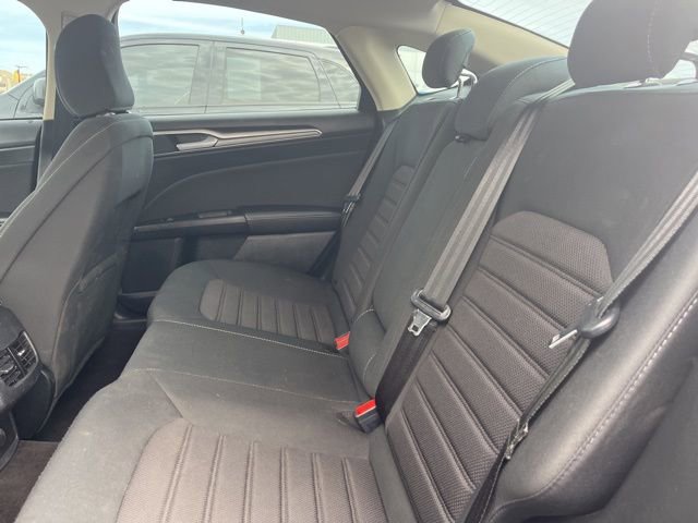 Used 2020 Ford Fusion SE image 7
