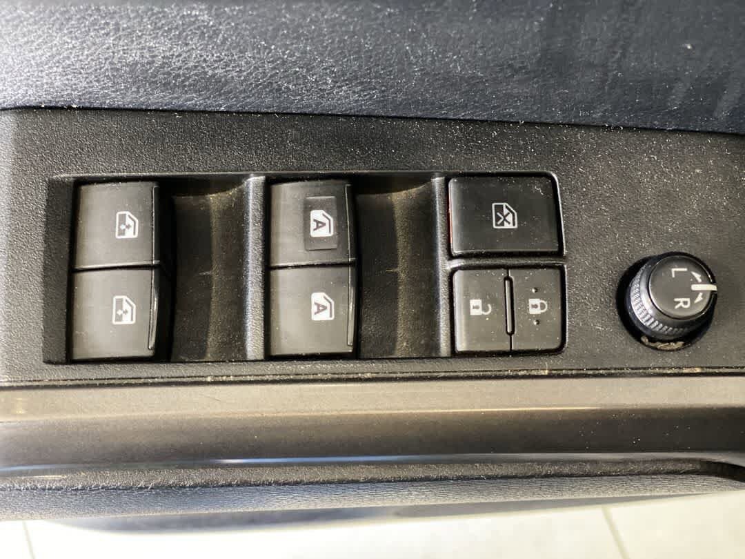 Used 2019 Toyota Tacoma TRD Sport AWD/4WD image 16