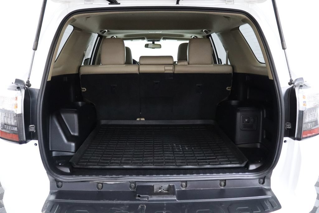 Used 2016 Toyota 4Runner SR5 Premium AWD/4WD image 36