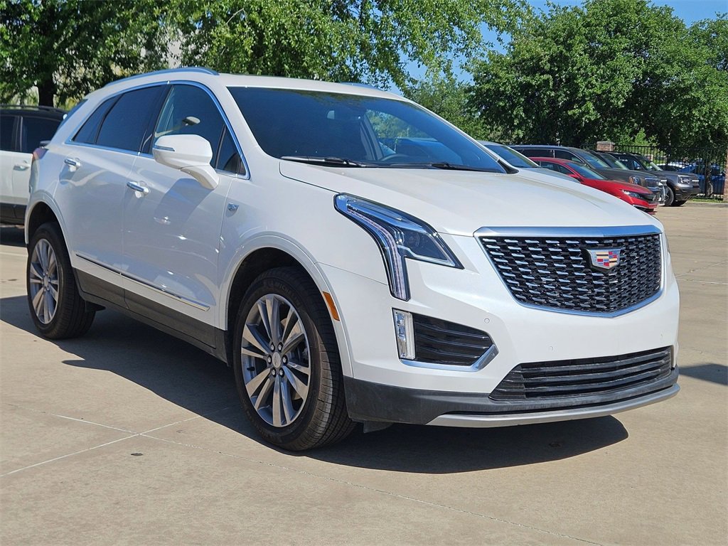 Used 2025 Cadillac XT5 Premium Luxury image 2