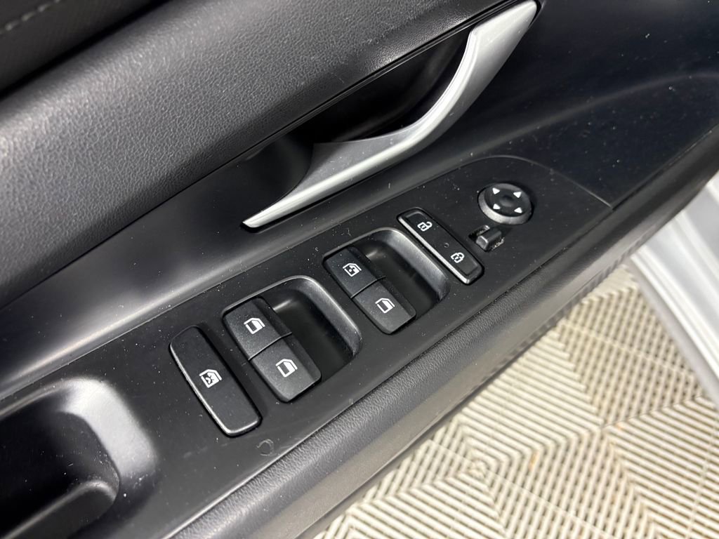 Used 2021 Hyundai Elantra SEL image 13