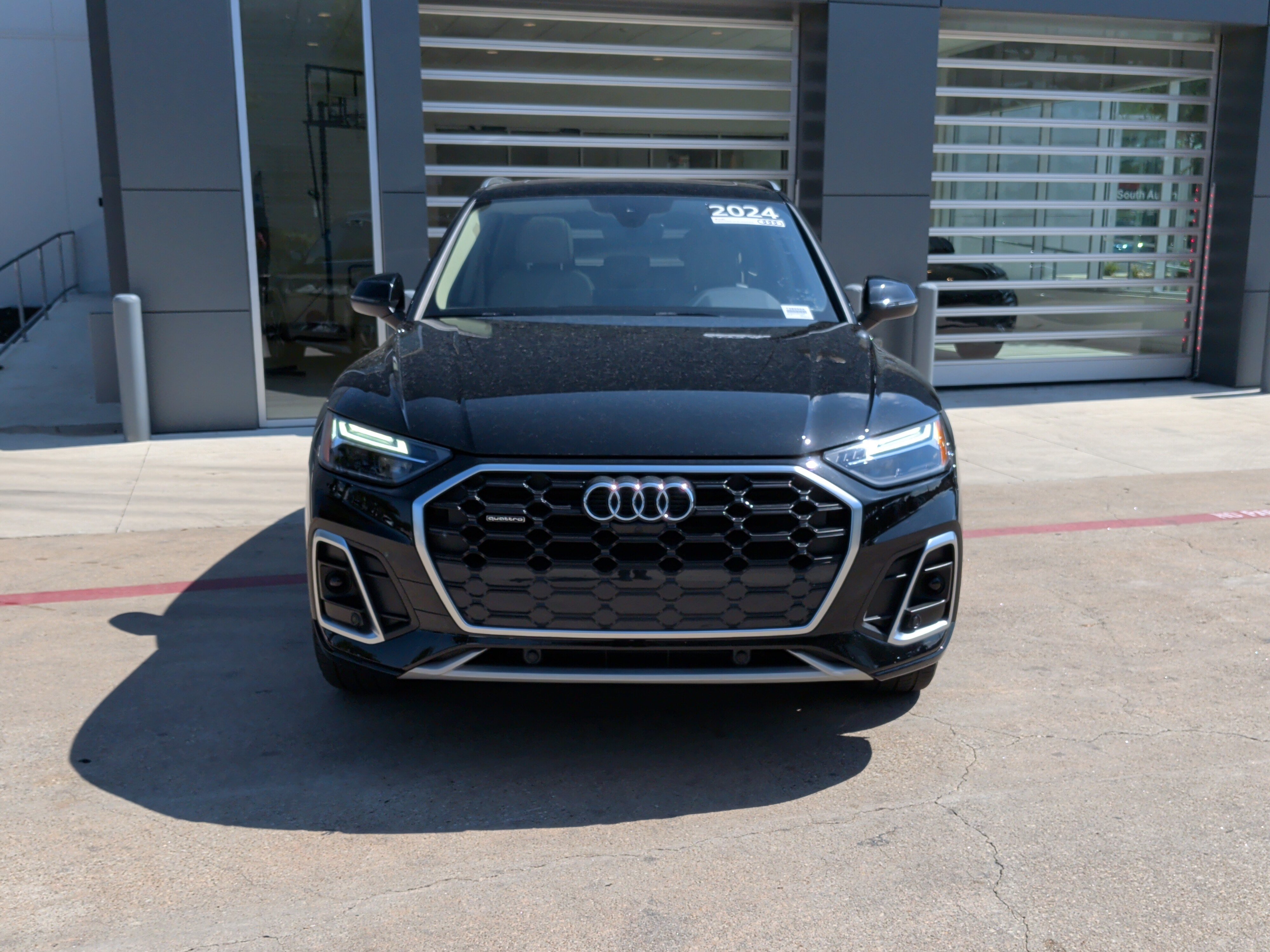 Certified 2024 Audi Q5 2.0T Premium Plus w/ Premium Plus Package AWD/4WD image 3