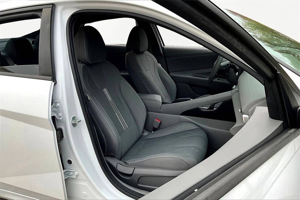 Used 2023 Hyundai Elantra SEL image 7