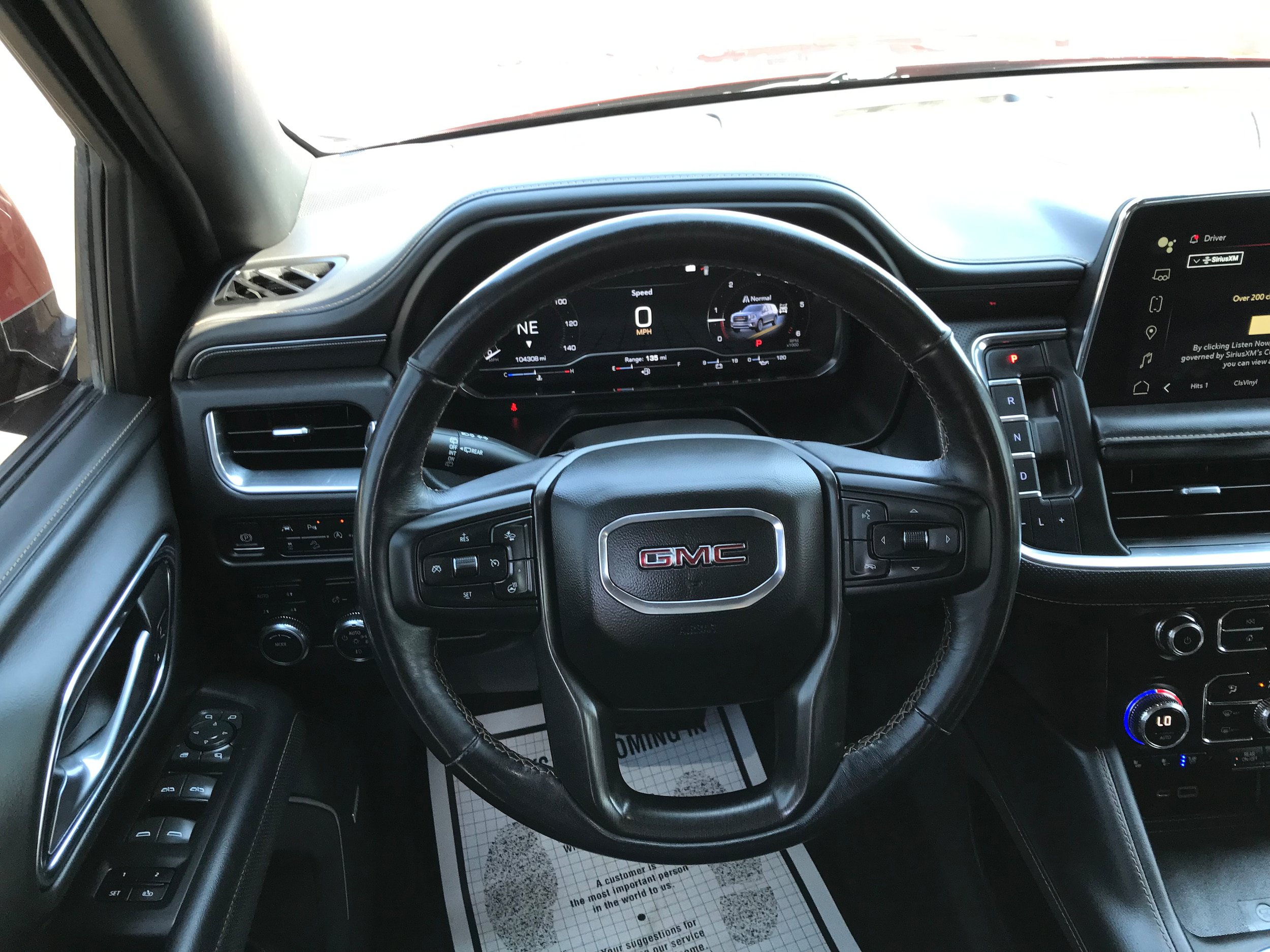 Used 2022 GMC Yukon XL AT4 AWD/4WD image 13