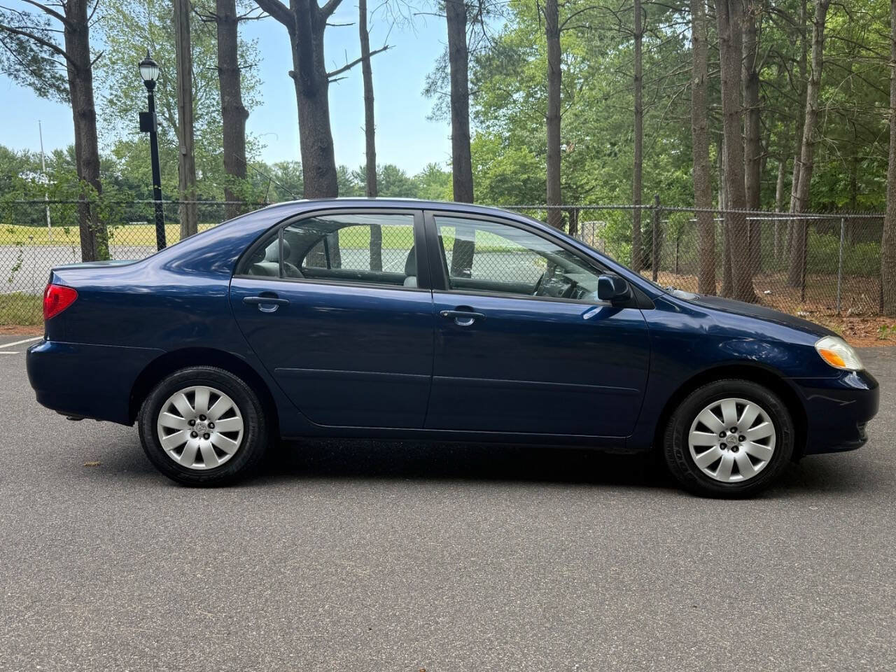 Used 2004 Toyota Corolla LE FWD image 4