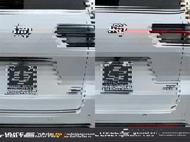 Used 2023 Jeep Grand Cherokee L Overland w/ Advanced Protech Group III image 7