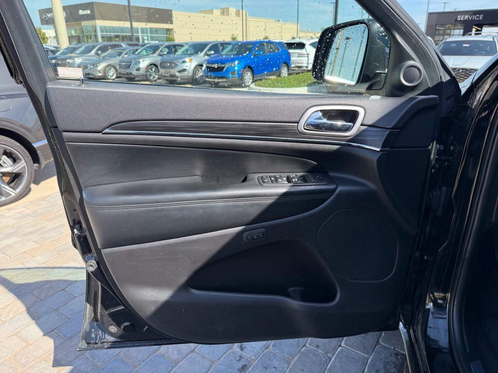 Used 2019 Jeep Grand Cherokee Limited AWD/4WD image 10