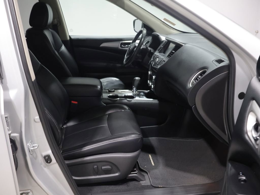 Used 2017 Nissan Pathfinder SL AWD/4WD image 23