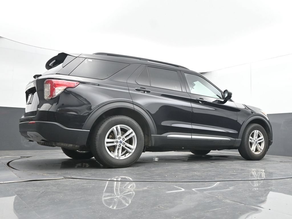 Used 2020 Ford Explorer XLT w/ Equipment Group 202A AWD/4WD image 39