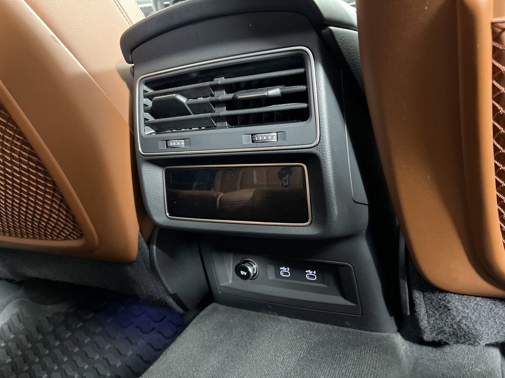 Used 2021 Audi Q8 Premium Plus w/ Premium Plus Package image 17