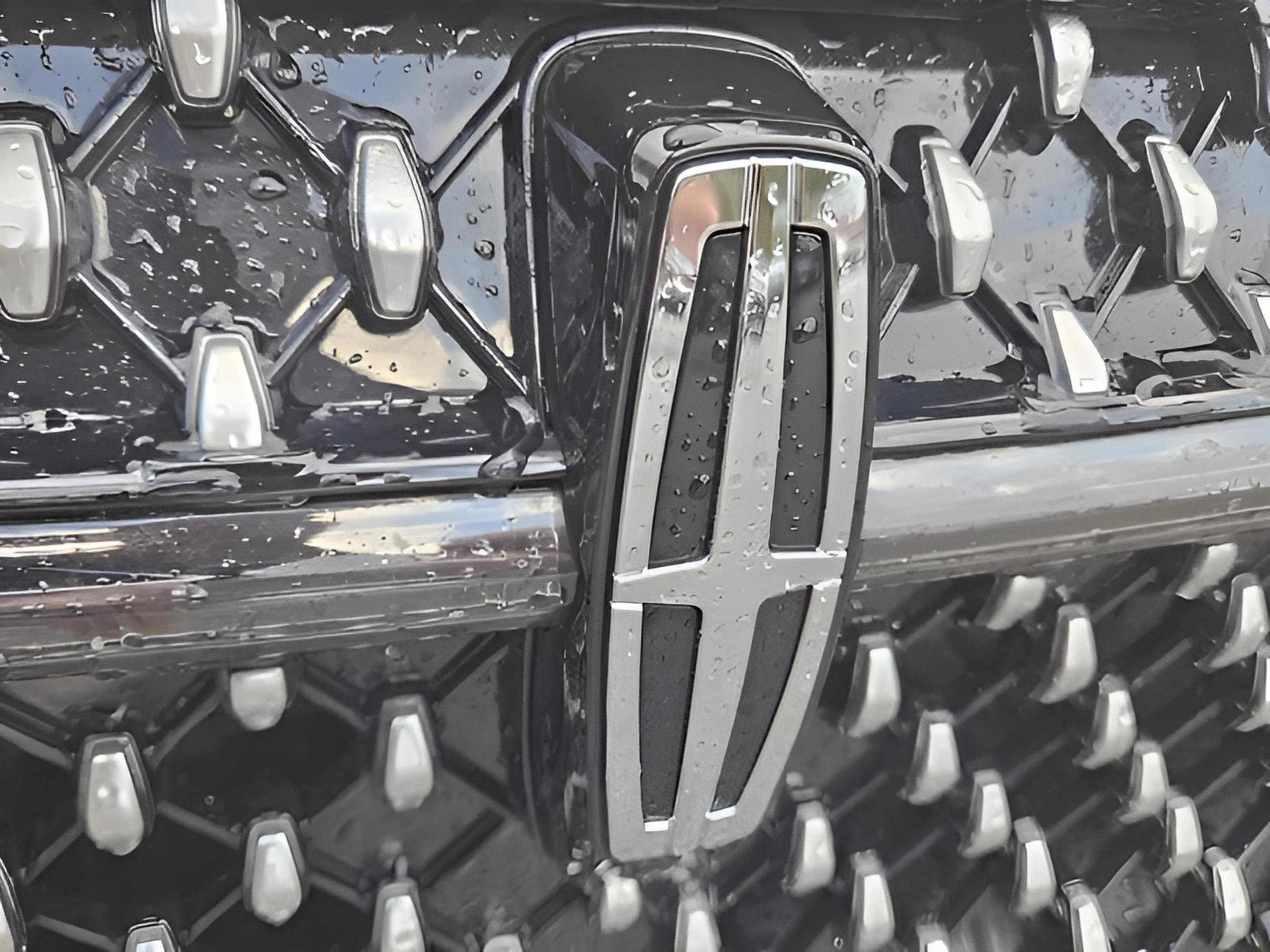 Used 2024 Lincoln Nautilus Premier image 27