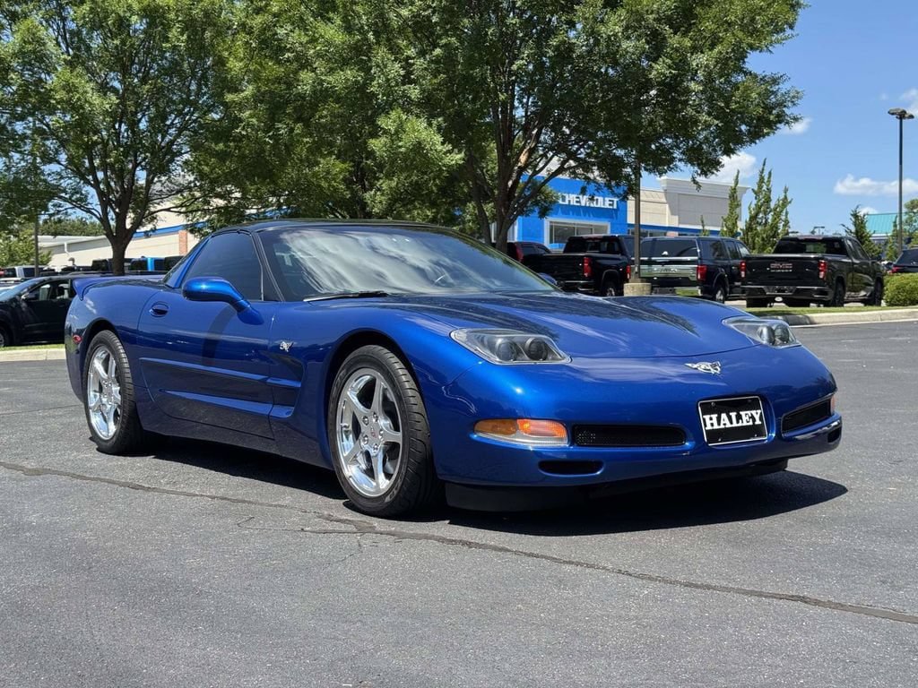 Used 2003 Chevrolet Corvette Coupe w/ Preferred Equipment Group RWD image 2