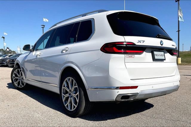 Used 2023 BMW X7 xDrive40i w/ Parking Assistance Package image 3