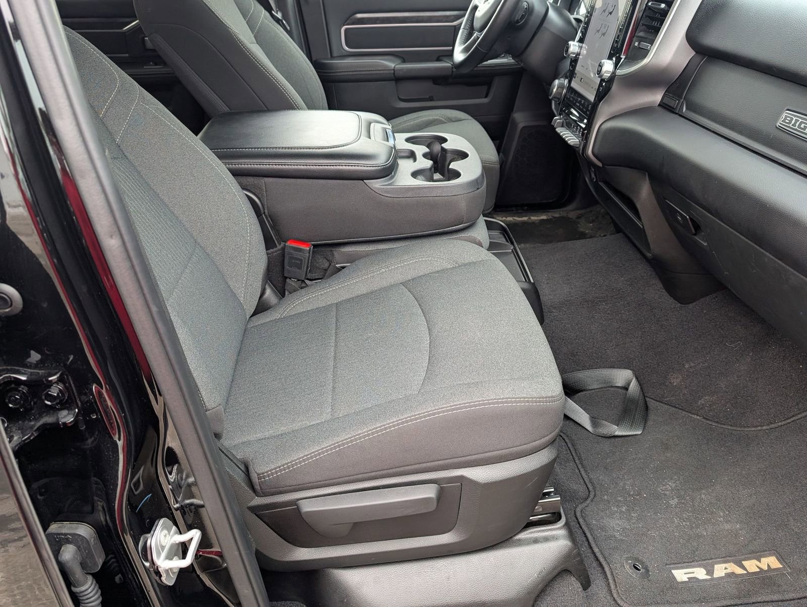 Used 2024 RAM 2500 Big Horn w/ Sport Appearance Package image 23