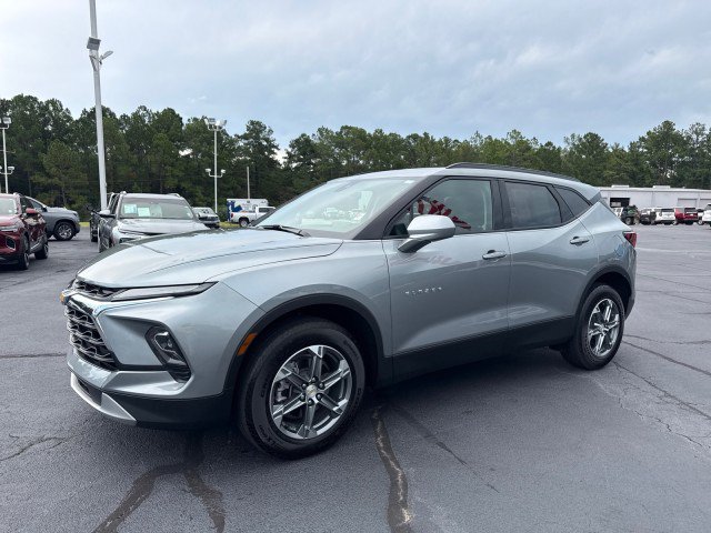Used 2025 Chevrolet Blazer LT w/ Convenience Package FWD image 7