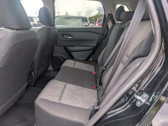Used 2025 Nissan Rogue SV FWD image 11