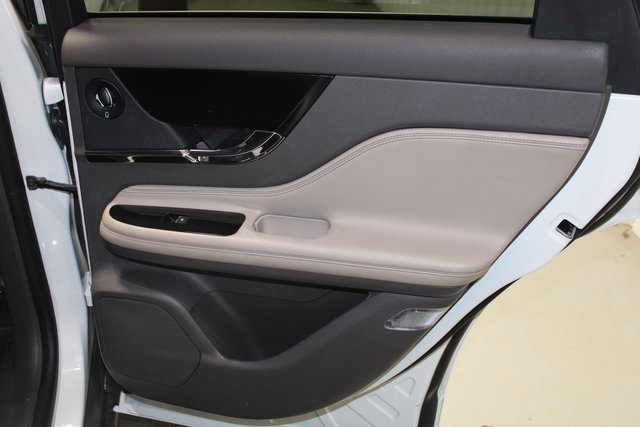 Used 2020 Lincoln Corsair Reserve w/ Equipment Group 201A image 24