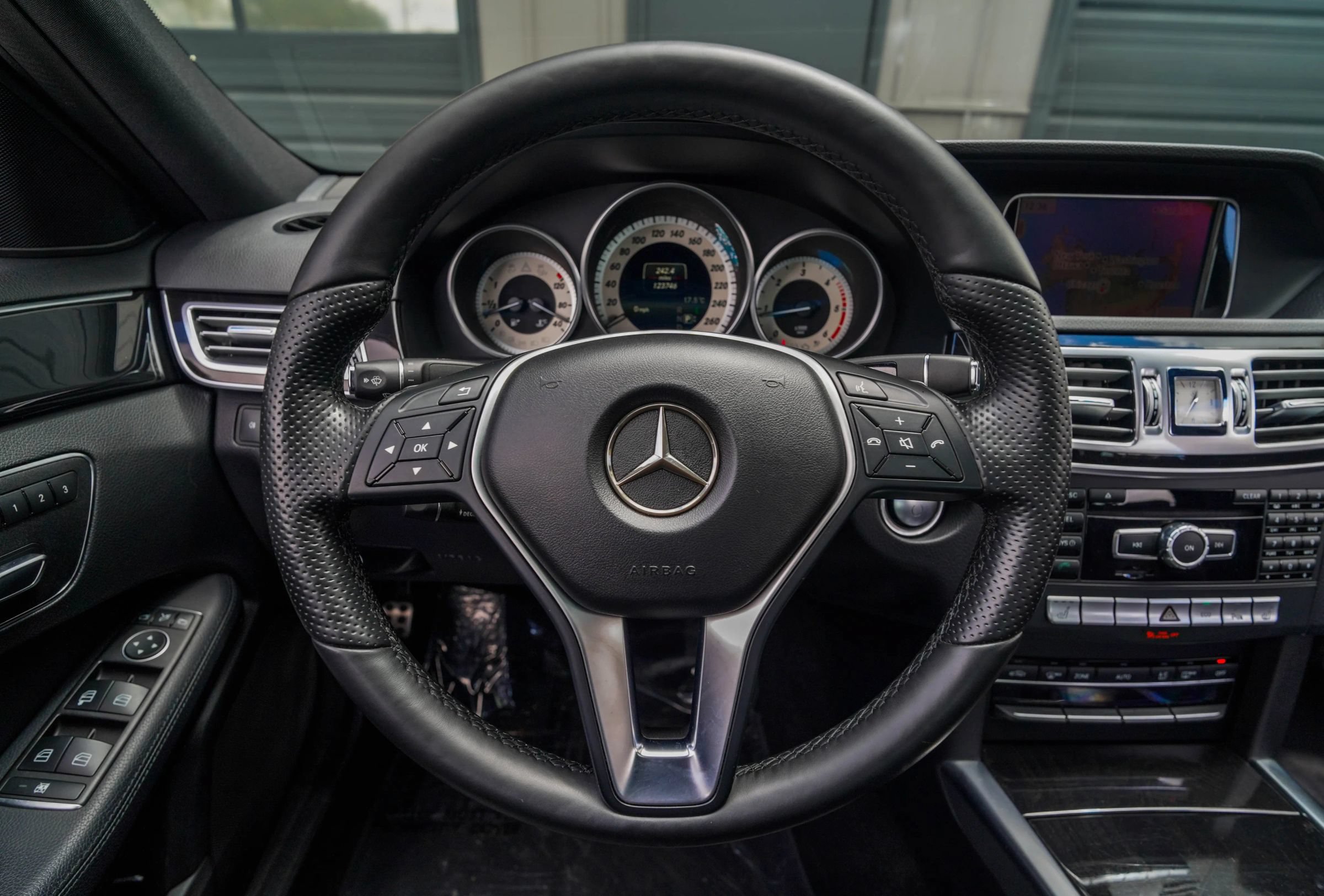 Used 2015 Mercedes-Benz E 250 BlueTEC 4MATIC Sedan image 14