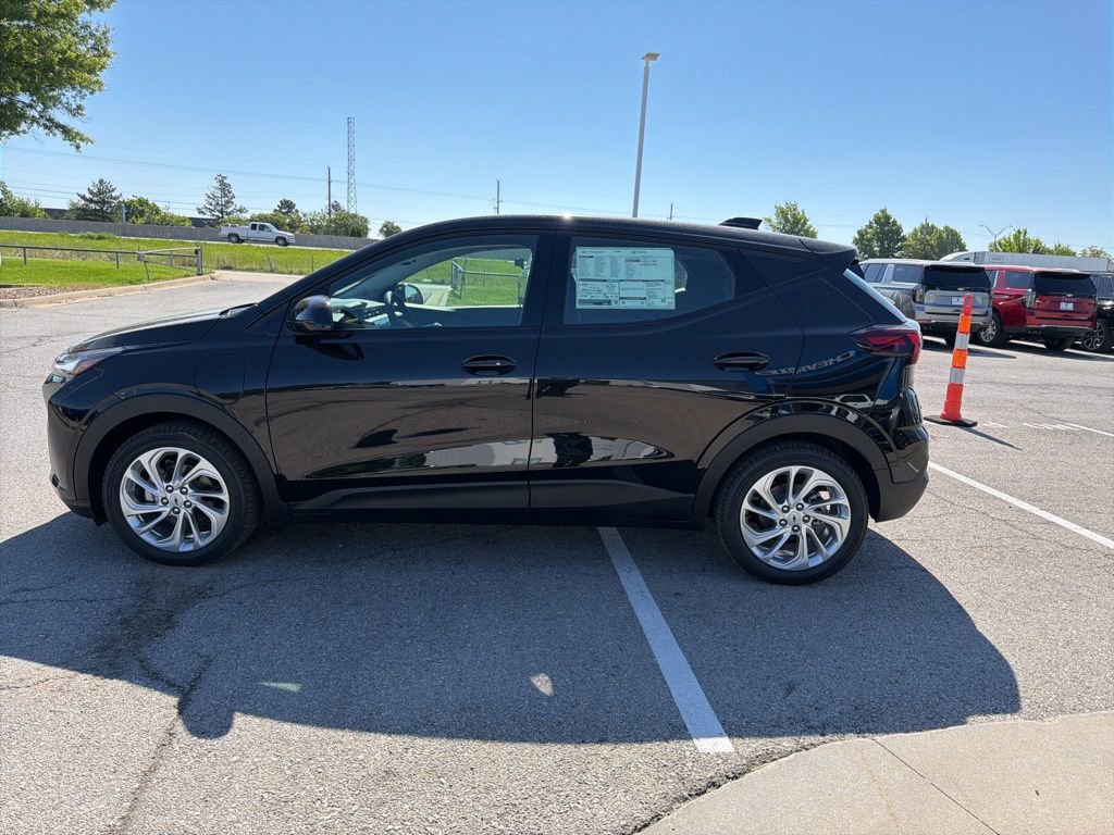 New 2027 Chevrolet Bolt LT w/ Comfort Package FWD image 6