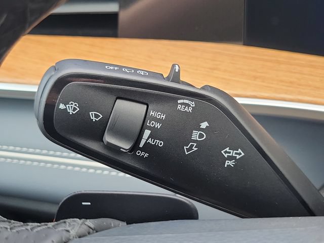 New 2026 Volkswagen Tiguan SEL R-Line AWD/4WD image 17