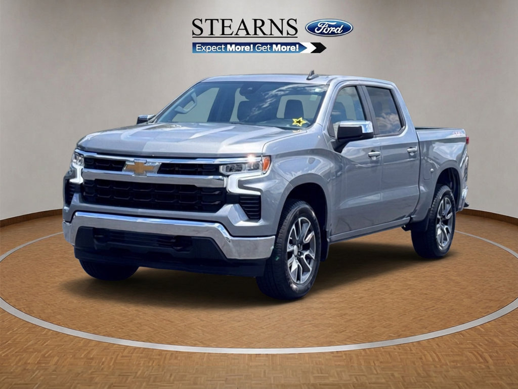 Used 2024 Chevrolet Silverado 1500 LT AWD/4WD image 2