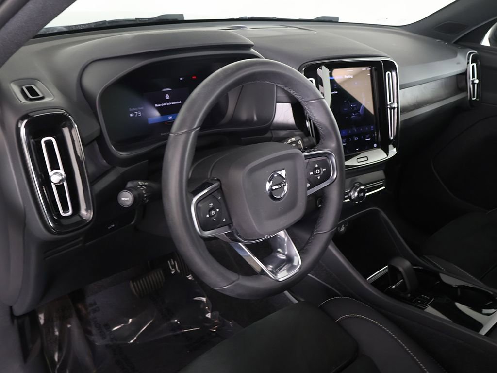 Used 2023 Volvo XC40 Recharge Plus AWD/4WD image 25