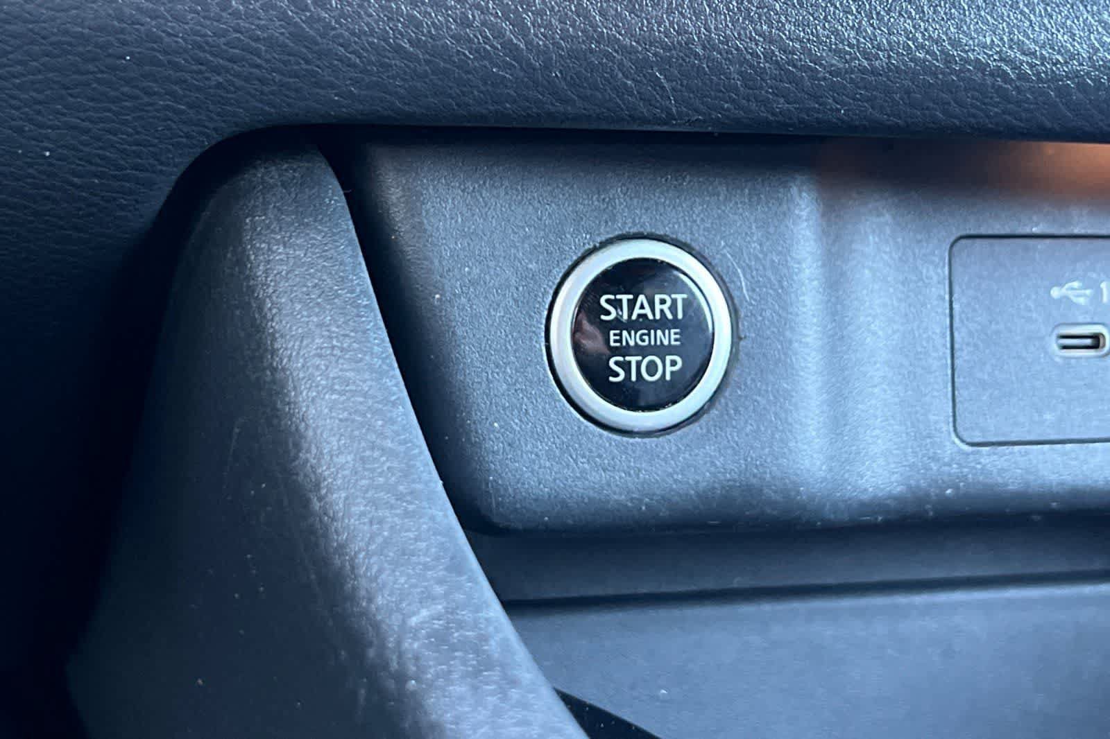 Used 2021 Nissan Rogue SV AWD/4WD image 28