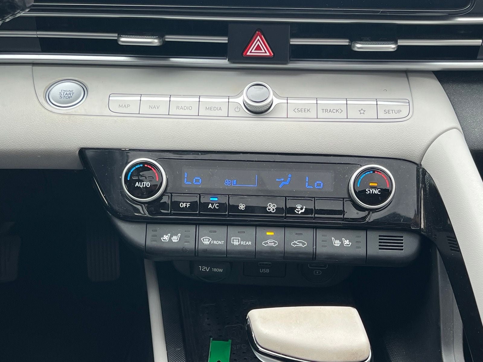 Certified 2021 Hyundai Elantra Limited FWD image 33