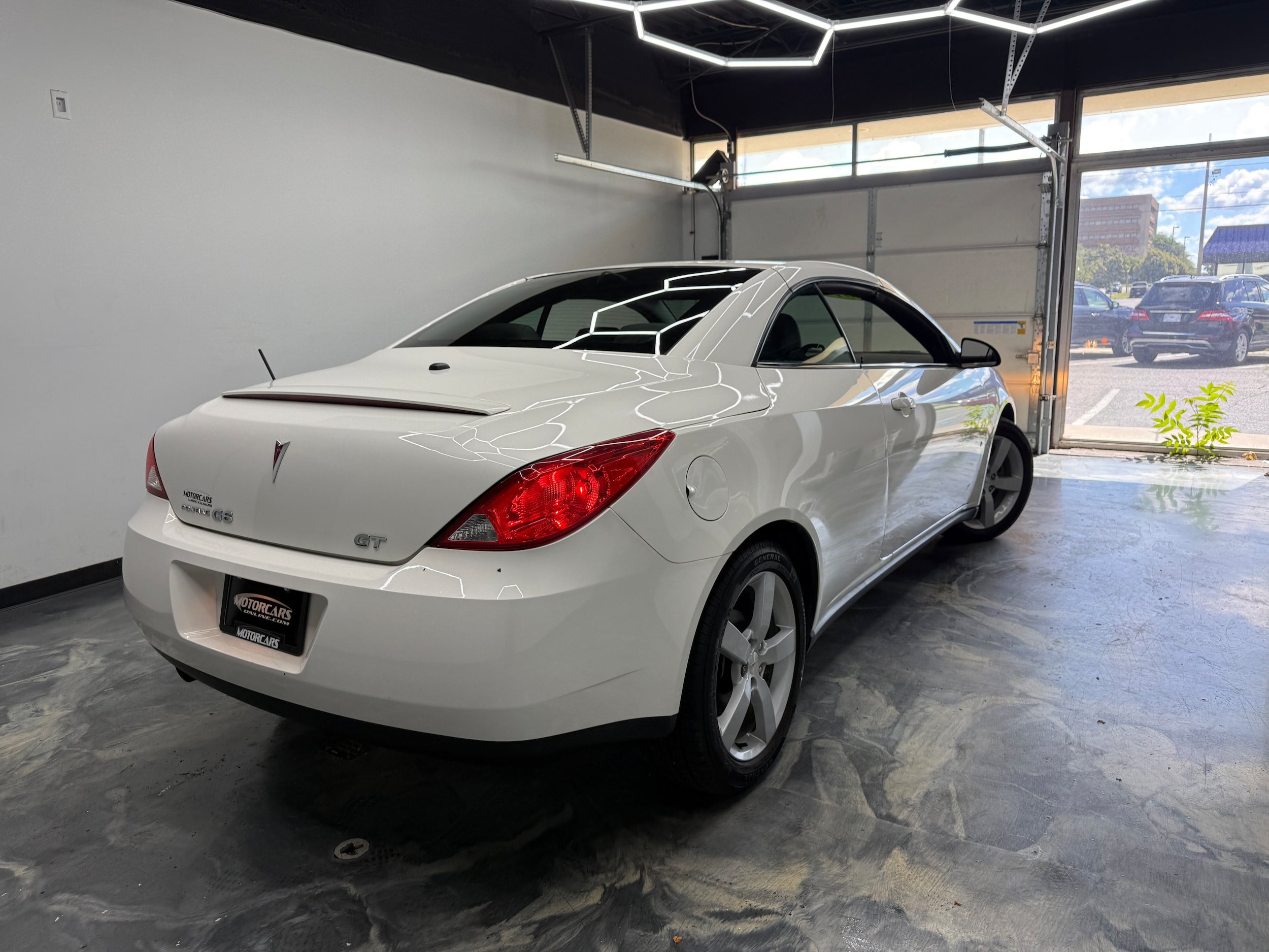 Used 2007 Pontiac G6 GT FWD image 4