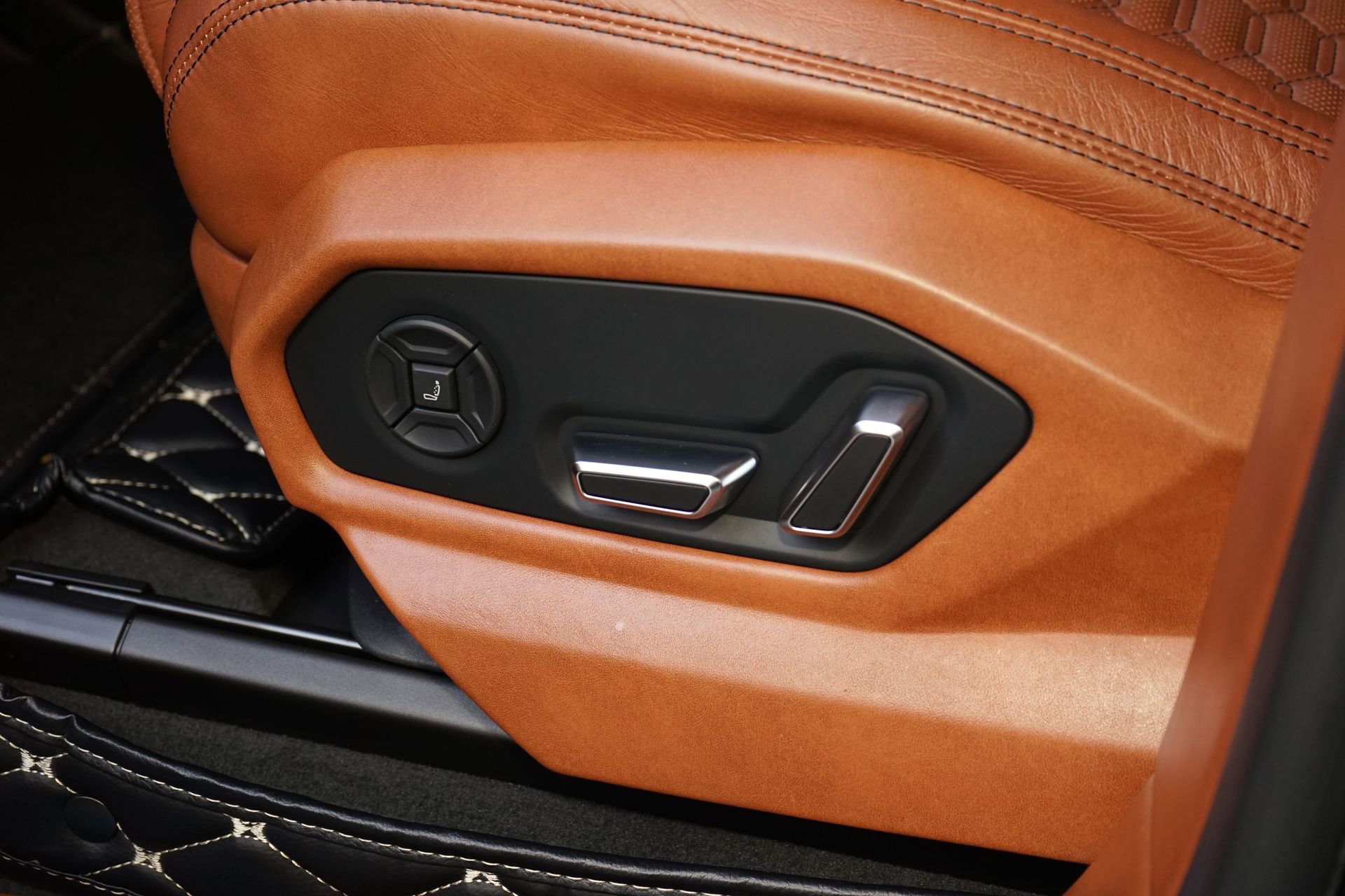 Used 2021 Lamborghini Urus image 40