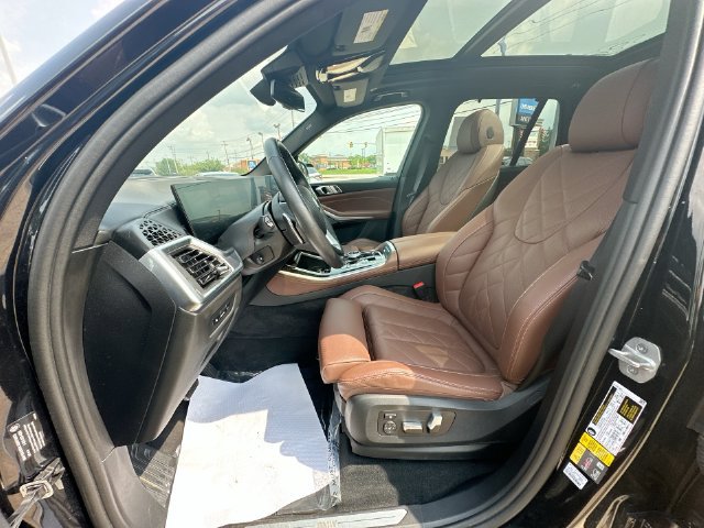 Used 2024 BMW X5 xDrive50e w/ Executive Package AWD/4WD image 23