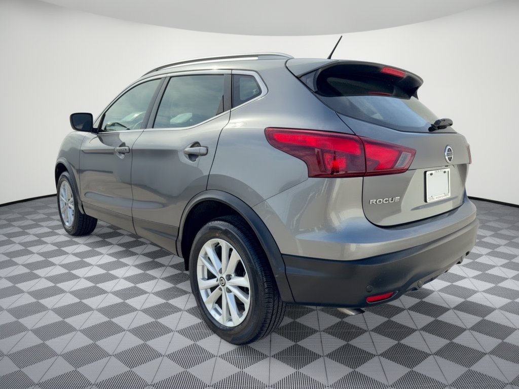 Used 2019 Nissan Rogue Sport SV FWD image 3